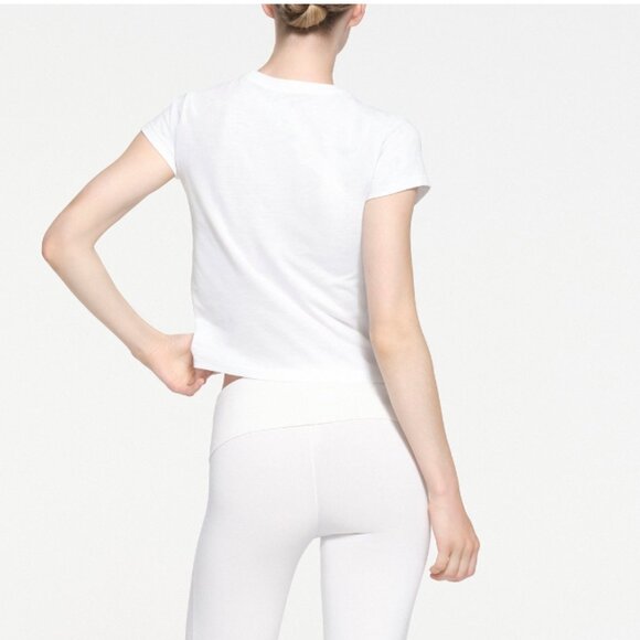 SKIMS Shrunken T-shirt - Picture 3 of 5